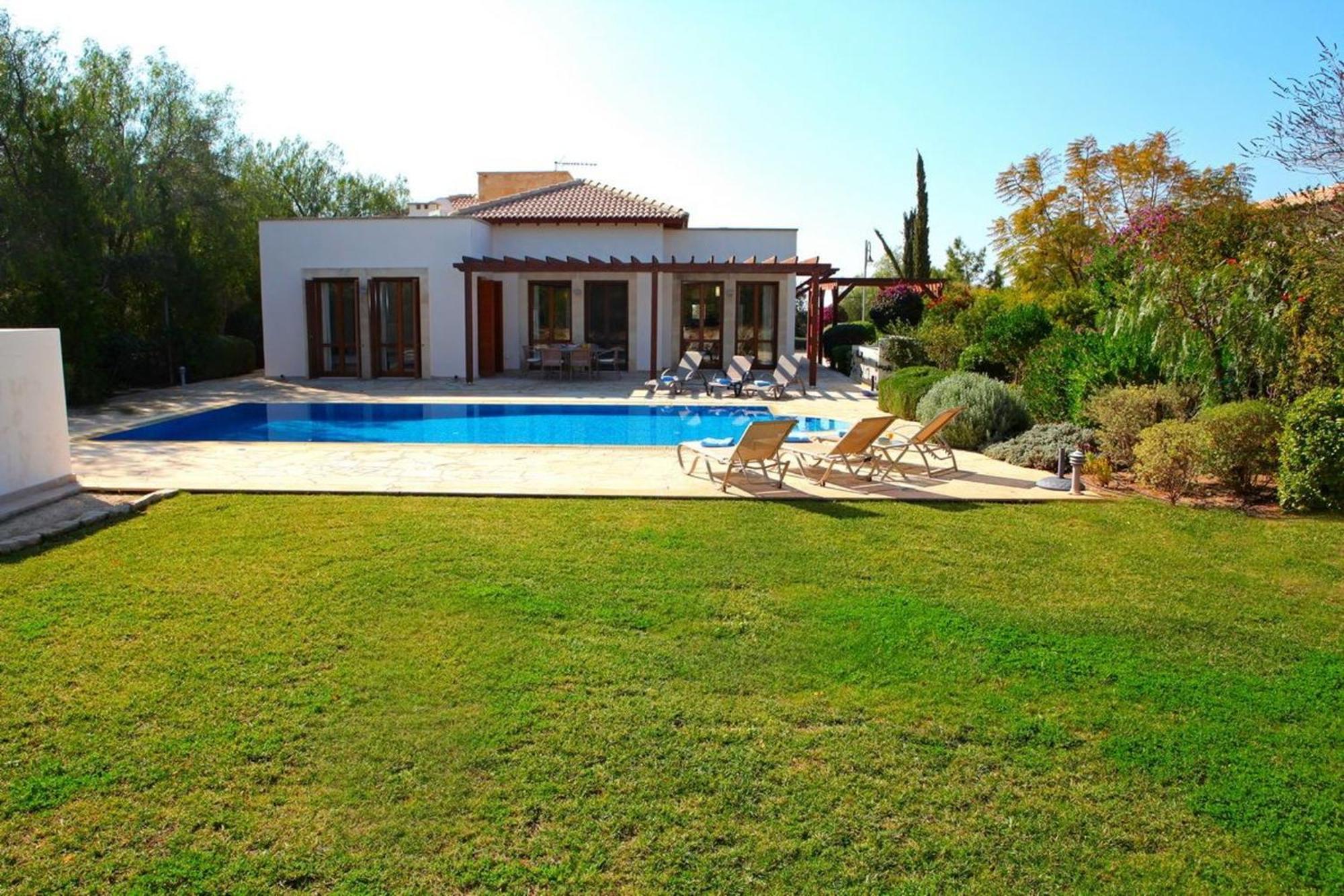 Willa Aphrodite Hills Superior Superior 0380 Air Conditioning 3 Bedrooms *